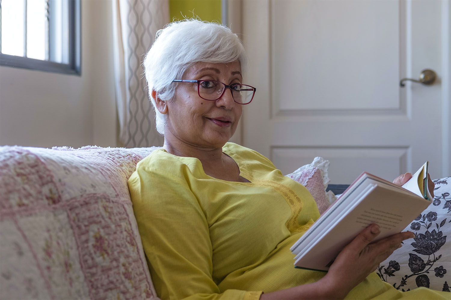 lady-reading-a-book