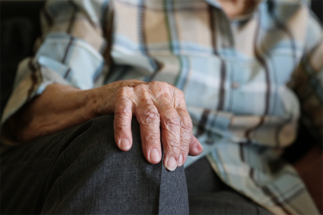 elderly-care-hand