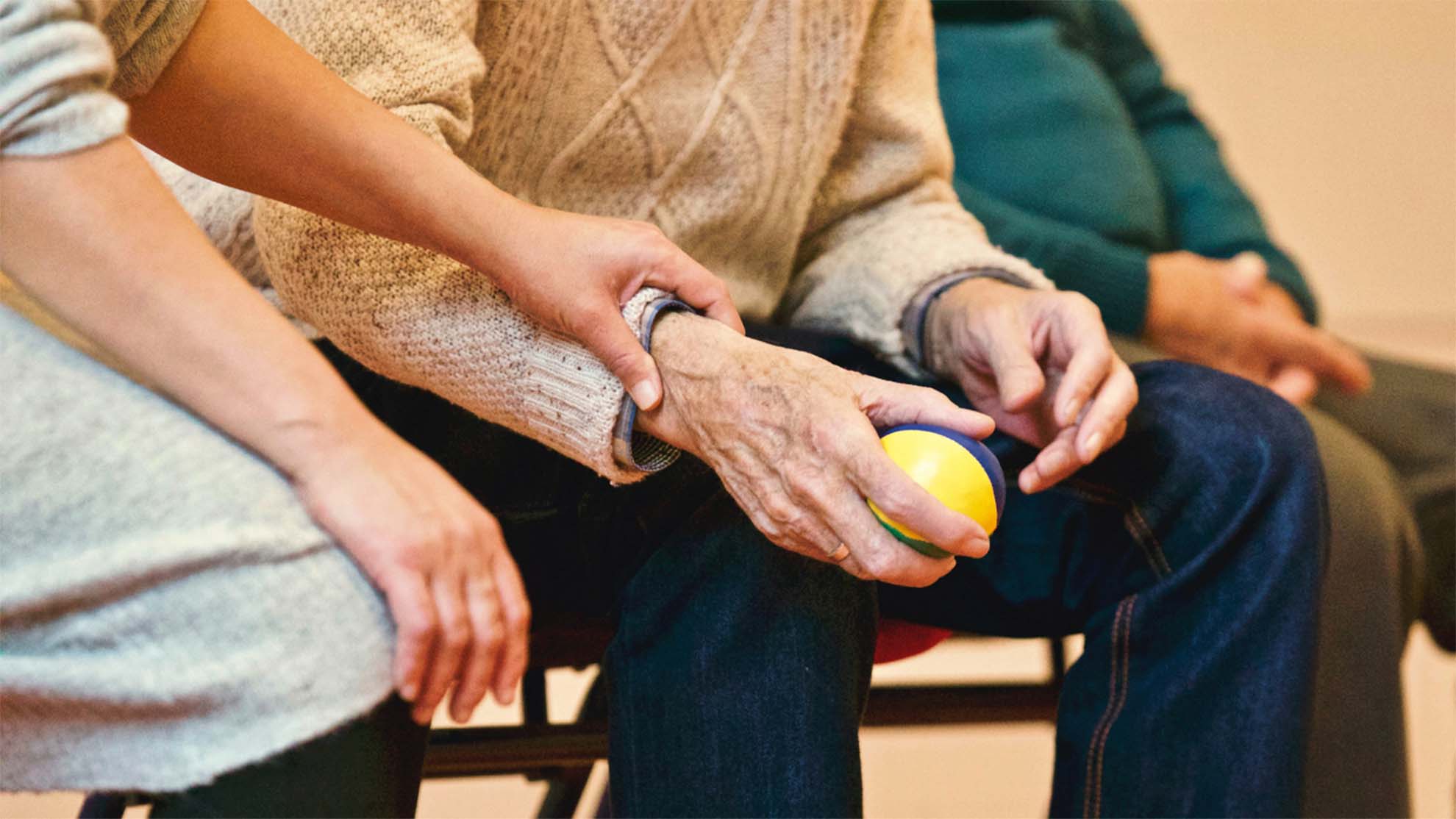 carer-resident-bowls