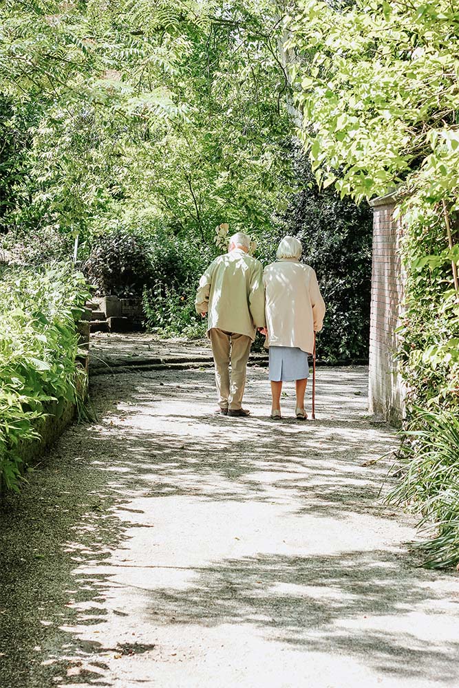 old-couple-walking