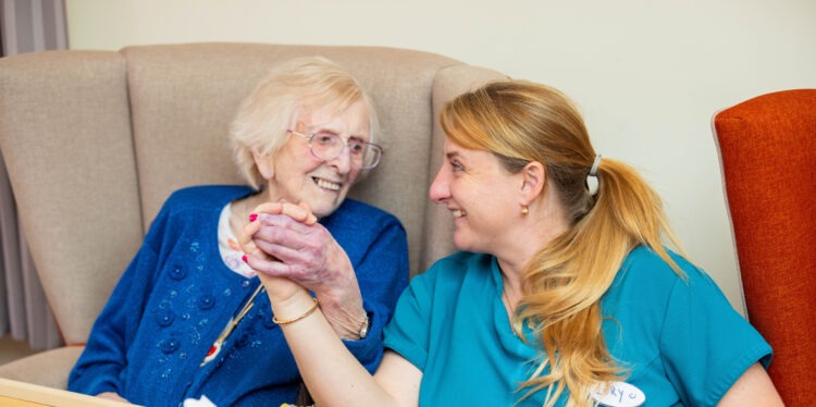 Residents-with-staff